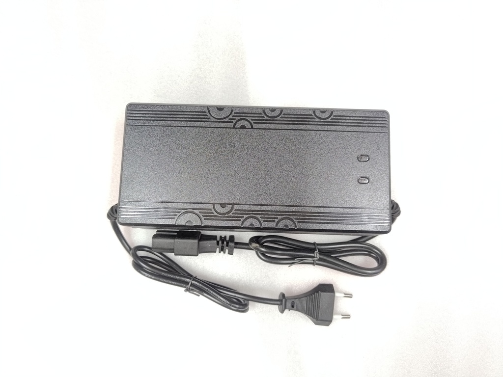 Зарядний пристрій 48в 54.6v 5a XLR