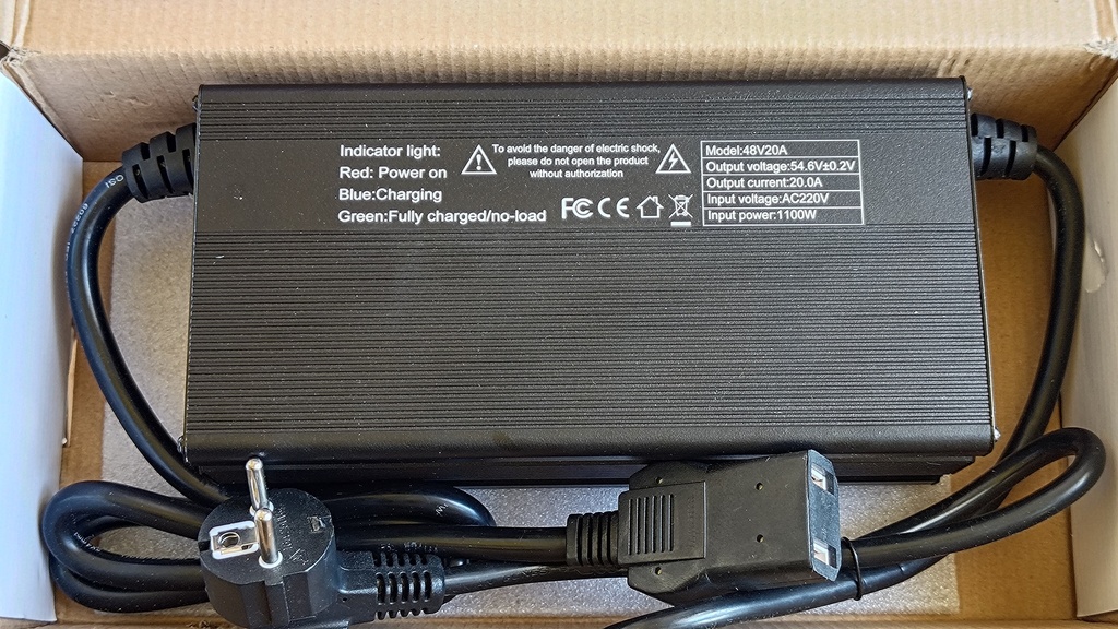 Зарядний пристрій 48в (54.6v) 20a