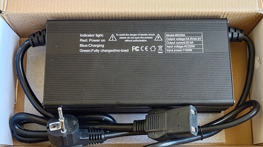 Зарядний пристрій 60в (67.2v) 9a